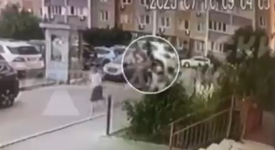 Η στιγμή εκτέλεσης πράκτορα των μυστικών υπηρεσιών στο Κίεβο (Βίντεο)