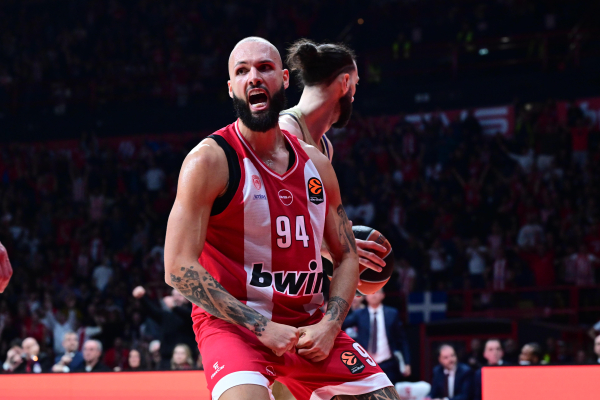 Euroleague: Ο Ολυμπιακός υπέταξε την Μπαρτσελόνα φτάνοντας τις 5 σερί νίκες (87-75)