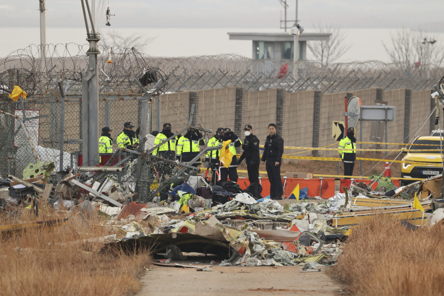 Νότια Κορέα: «Οι επιβάτες θα είχαν σωθεί αν δεν υπήρχε το τσιμεντένιο τείχος»