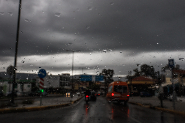 Καιρός: Βροχές και καταιγίδες και στην Αττική σήμερα, πού θα ρίξει χαλάζι