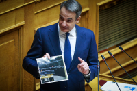 Άναυδοι υπουργοί και βουλευτές με την εμφάνιση Μητσοτάκη