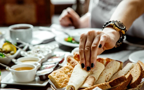 2 πράγματα που δεν πρέπει ποτέ να τρως για πρωινό