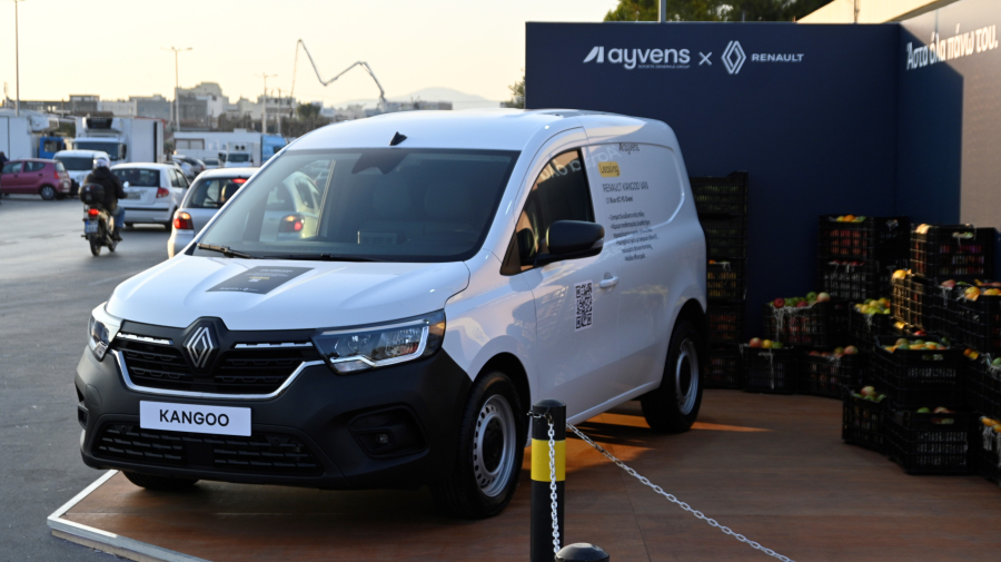 «Άστα όλα πάνω του»: Η Ayvens και η Renault παρουσιάζουν το νέο activation για το Renault Kangoo στην Κεντρική Λαχαναγορά Αθηνών