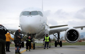 Βούλγαροι μασίστες έσυραν αεροσκάφος 40 τόνων (εικόνα)