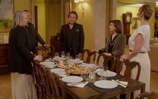 «Να μ’ αγαπάς»: Η Ζωή, μετά από ψυχολογική πίεση καταρρέει μπροστά σε όλους