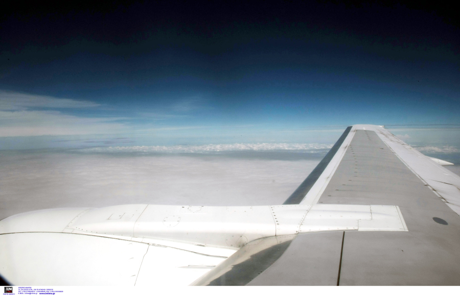 Έκαναν ρινγκ το αεροπλάνο, άγριο ξύλο για μια θέση δίπλα στο παράθυρο