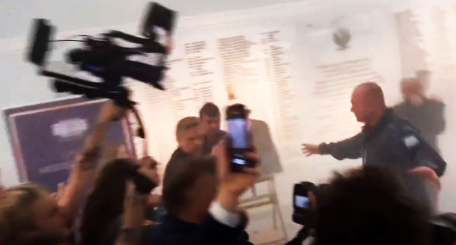 Μπάχαλο στην Πολωνική Βουλή από ακροδεξιούς βουλευτές κατά την «πρεμιέρα» Τουσκ