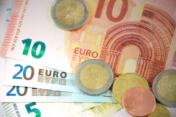 Στη Γερμανία το πείραμα που θα συμμετείχαμε όλοι: Θα μοιράσουν 1200 ευρώ τον μήνα για 3 χρόνια... δωρεάν