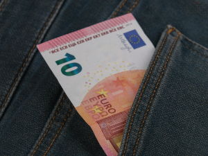 Η ολλανδική Κεντρική Τράπεζα προειδοποιεί για blackout στις συναλλαγές - Πόσα μετρητά να έχετε στο στρώμα