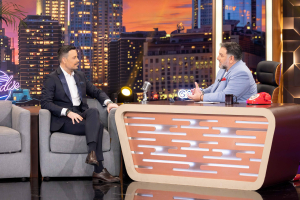 «The 2Night Show»: Δύο άντρες και μία γυναίκα υποδέχεται απόψε ο Αρναούτογλου