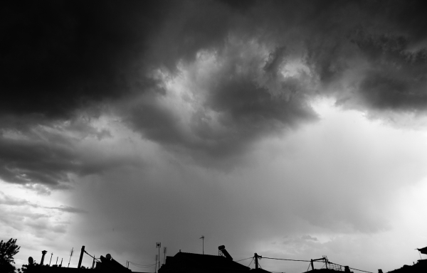 Τι ώρα έρχονται μπόρες στην Αττική σήμερα Πρωτομαγιά