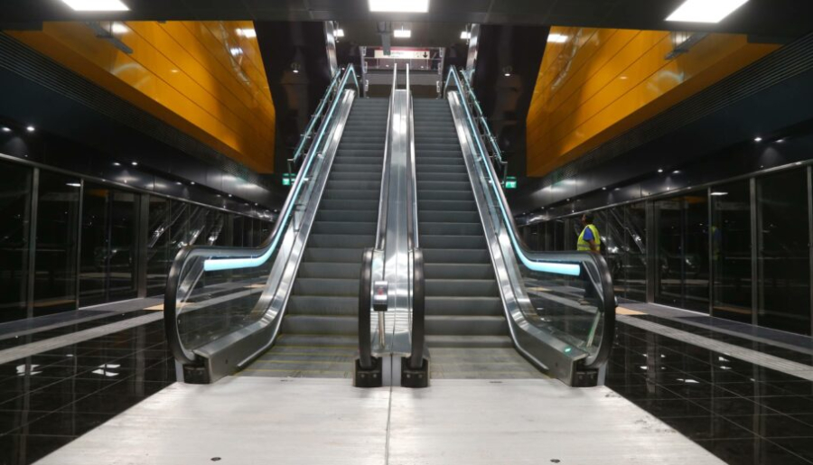 Θεσσαλονίκη: Άγνωστοι προσπάθησαν να μπουν από καταπακτή στο μετρό