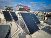 Θερμοσίφωνας: Μειώστε στο μισό τον λογαριασμό του ζεστού νερού