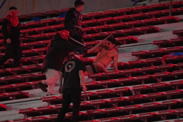 Σοβαρά επεισόδια στο Ιντεπεντιέντε – Ουνιβερσιτάντ Ντε Τσίλε: Αναφορές για τρεις νεκρούς