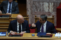 Μητσοτάκης: Είτε κρατήσει είτε αναδομήσει τον Δένδια, είναι ο χαμένος