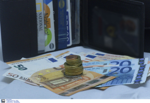 Νέες τραπεζικές κάρτες για επιδόματα ΟΠΕΚΑ και ΔΥΠΑ: Πότε έρχονται ριζικές αλλαγές