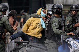 Βενεζουέλα: Απειλές και πιέσεις δέχονται οι δημόσιοι υπάλληλοι