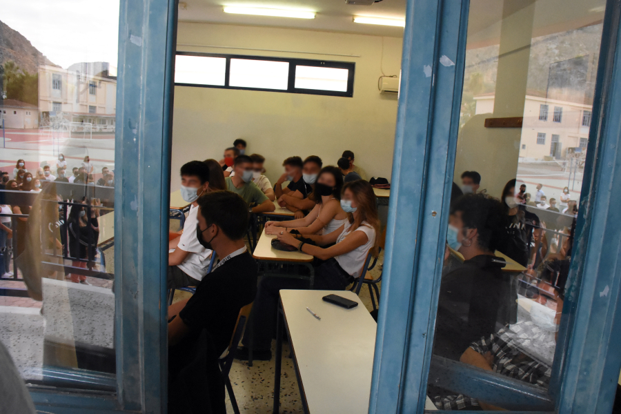 Σοκαριστικό ατύχημα σε σχολείο στα Ιωάννινα: Μαθητής έπεσε από ύψος 6 μέτρων