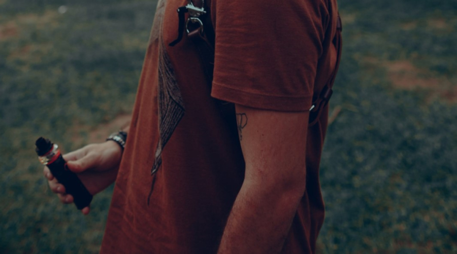 Αλκοόλ και ηλεκτρονικά τσιγάρα, οι κακές συνήθειες των εφήβων - Καμπανάκι ΠΟΥ