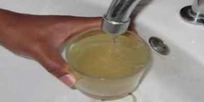 Τρέχει "κόκκινο" νερό, μετά το σεισμό