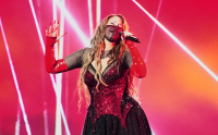 Eurovision 2026 – Felicia: Η εκπρόσωπος της Σουηδίας που δεν βγάζει τη μάσκα – «Δεν νιώθω άνετα»