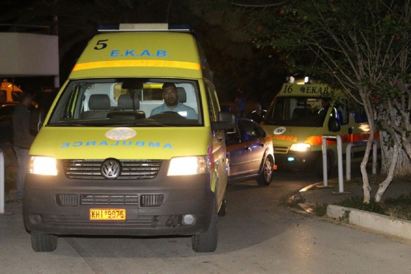 Θανατηφόρο τροχαίο στην Κρήτη: Αυτοκίνητο καρφώθηκε σε τοίχο, τρεις νεκροί