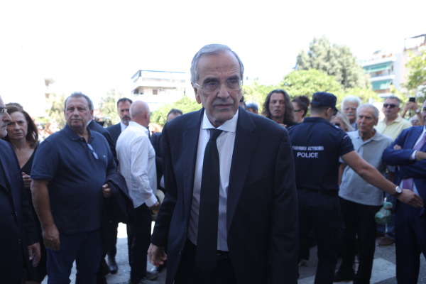 Κόμμα μέσα στον Ιούνιο