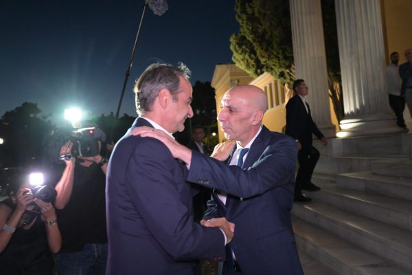 Ο Μητσοτάκης βγάζει μπροστά ...Μπρατάκο, ο ΣΥΡΙΖΑ καταψηφίζει τις στρατιωτικές δαπάνες