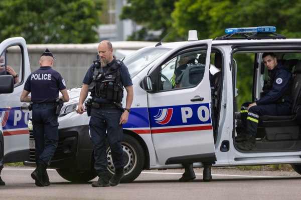 Ένοπλος πυρπόλησε συναγωγή στη Ρουέν: «Eξουδετερώθηκε» από τη γαλλική αστυνομία