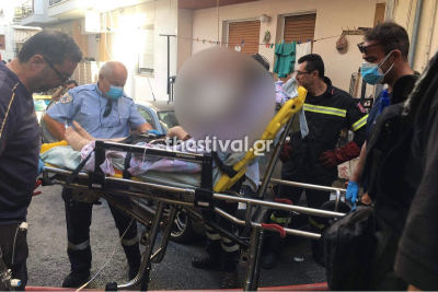 Φωτιά σε διαμέρισμα στη Θεσσαλονίκη, διασωληνωμένη στο νοσοκομείο ηλικιωμένη