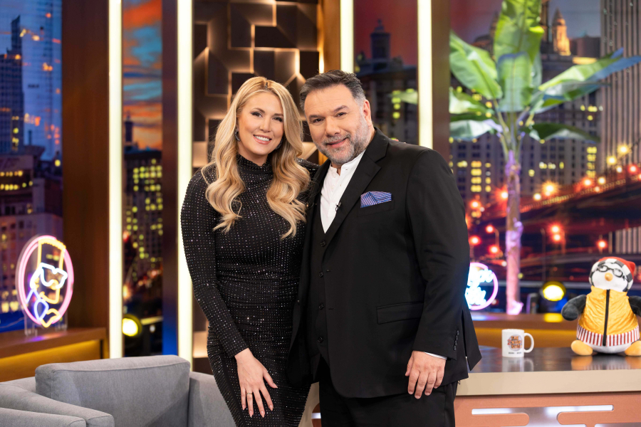 The 2Night Show: Λασκαράκη και Πετρογιάννη αποψινοί καλεσμένοι του Αρναούτογλου