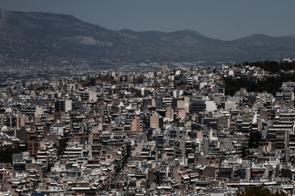 Ακριβότερη και δυσκολότερη η πρόσβαση στη στέγη – Αυστηρότεροι οι όροι στα στεγαστικά δάνεια