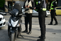 Τροχαία: Πάνω από 2.600 παραβάσεις για μη χρήση κράνους την τελευταία εβδομάδα
