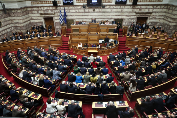 Σπαζοκεφαλιά: Τι θα γίνει με τυχόν «Βουλή μιας ημέρας»;