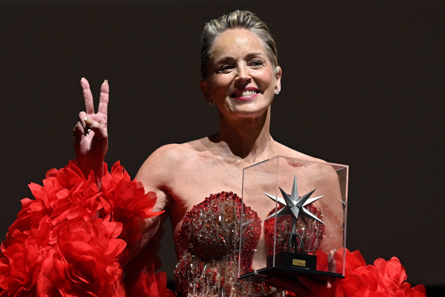 Σάρον Στόουν για Τραμπ: Η χώρα μου βρίσκεται στη μέση μιας αφελούς, αλαζονικής εφηβείας