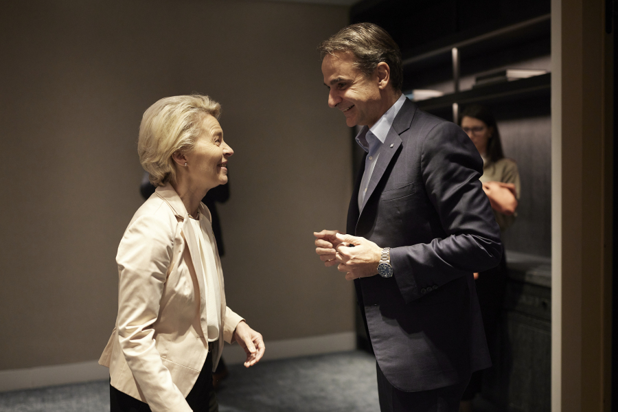 Κρίσιμη συνάντηση Μητσοτάκη - Φον Ντερ Λάιεν για οικονομική στήριξη από τις καταστροφικές επιπτώσεις - Ανησυχία για τον κρατικό προϋπολογισμό