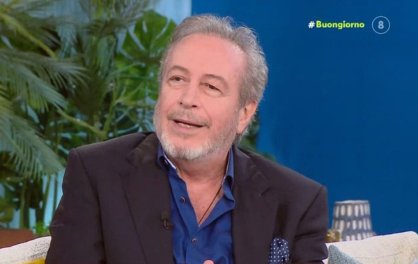 Γρηγόρης Βαλτινός: Η πορεία του στο χώρο της υποκριτικής και τα δύσκολα παιδικά χρόνια (Βίντεο)