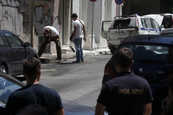 Οι «κάτοικοι και θαμώνες των Εξαρχείων» ανέλαβαν την ευθύνη της επίθεσης στο σπίτι Φλαμπουράρη