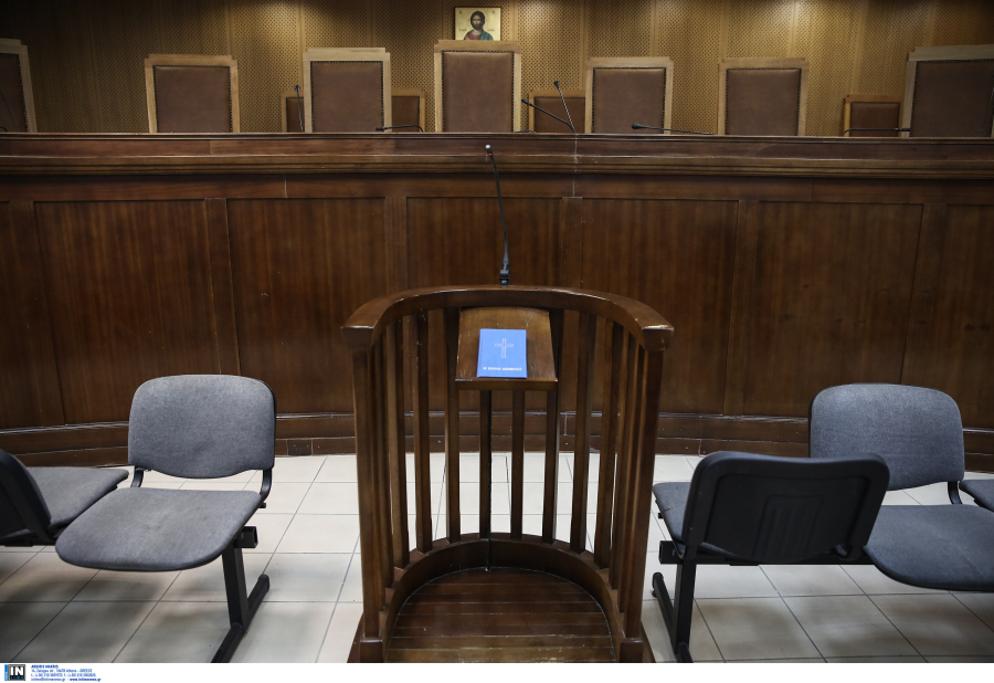 Βόλος: 48χρονος κατηγορείται ότι έσπασε στο ξύλο την 70χρονη μητέρα του