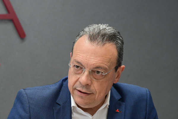 Φάμελλος για βιβλίο Τσίπρα: «Θα διαβάσω το βιβλίο του με ενδιαφέρον»