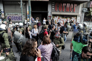 Καταγγελία Νεολαίας ΣΥΡΙΖΑ: Ασφαλίτης έβγαλε όπλο και απείλησε φοιτητές στην ΑΣΟΕΕ (vid)