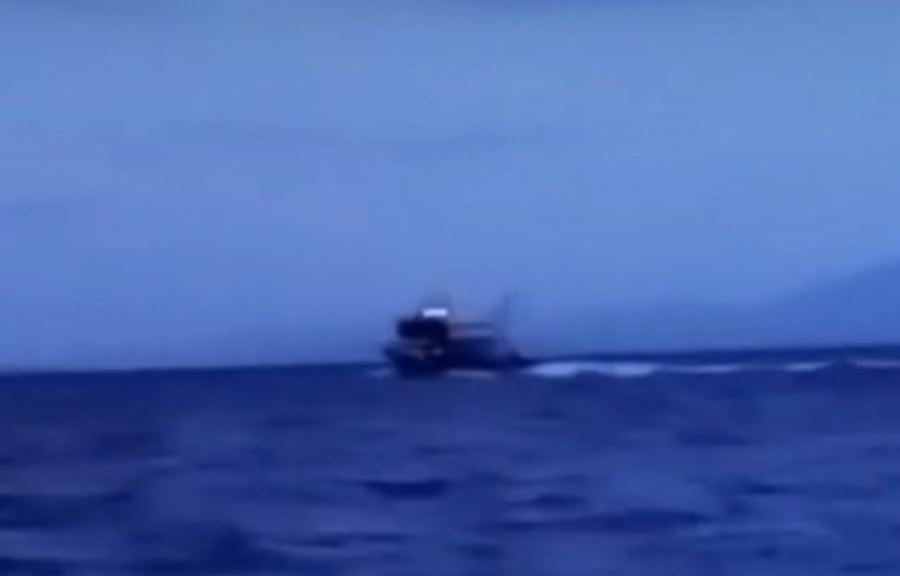 Λέσβος: Βίντεο ντοκουμέντο - Η στιγμή της καταδίωξης του τουρκικού σκάφους από το Λιμενικό