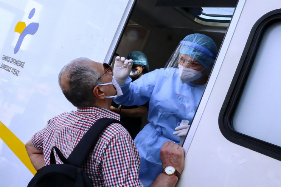 Που εντοπίζονται τα 1.585 νέα κρούσματα, ο χάρτης της διασποράς