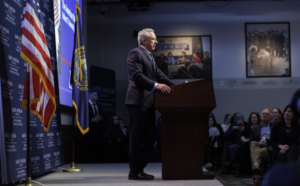 Εκλογές ΗΠΑ: Ο Ρόμπερτ Κένεντι ο νεότερος θα διεκδικήσει το χρίσμα των Δημοκρατικών