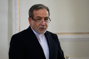 Ιράν: Στη Ντόχα ο Αραγτσί πριν τη Νέα Υόρκη - Στο επίκεντρο ο πόλεμος με τις ΗΠΑ