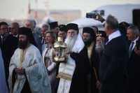 Άγιο Φως και Πάσχα 2026: Στον «αέρα» η μεταφορά του στην Ελλάδα – Το κυβερνητικό σχέδιο