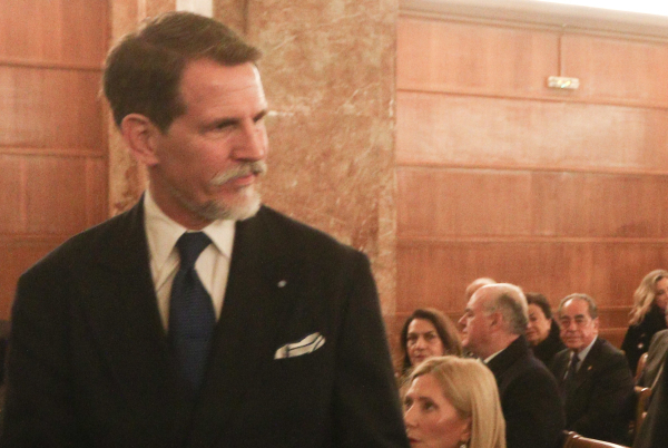 Μόνο οι ...τιμές αρχηγού κράτους έλειπαν από την υποδοχή του Παύλου Ντε Γκρες στο Άγιο Όρος