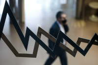 Πώς επηρεάζει το ευρώ ο δασμολογικός πόλεμος του Ντόναλντ Τραμπ