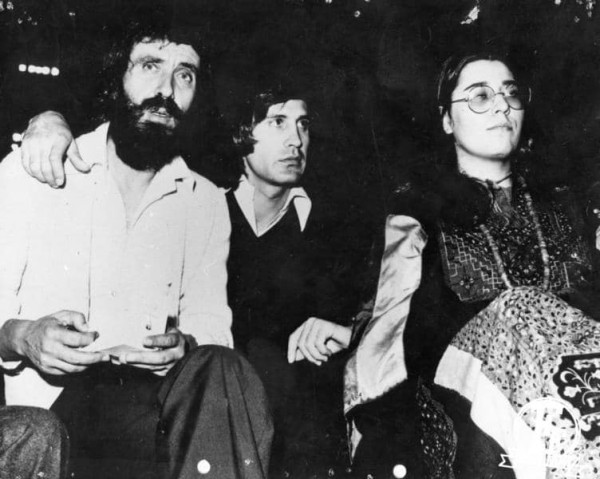 Facebook @Γιώργος Νταλάρας