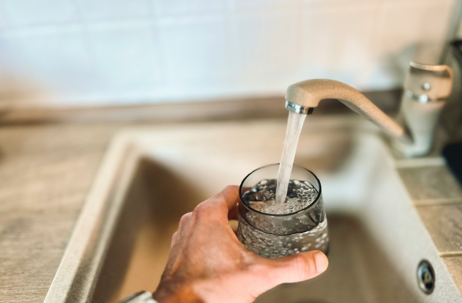 «Τσιμπάει» τις τιμές η ΕΥΔΑΠ: Από 1 ευρώ στα 3 τα πάγια ύδρευσης και αποχέτευσης - Ακριβαίνει το βιομηχανικό τιμολόγιο